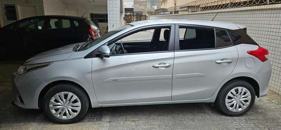 TOYOTA-YARIS-2022