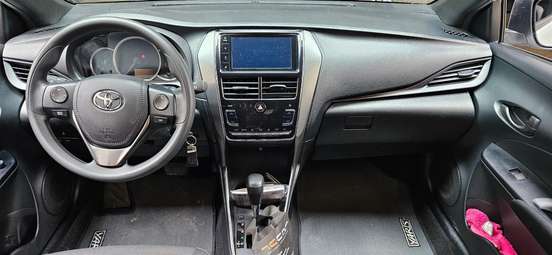 TOYOTA-YARIS-2022