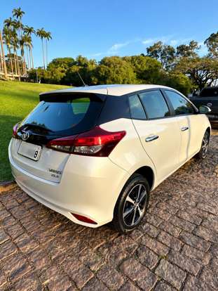 TOYOTA-YARIS-2019