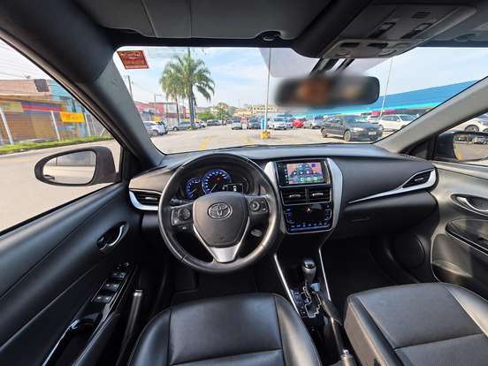 TOYOTA-YARIS-2021