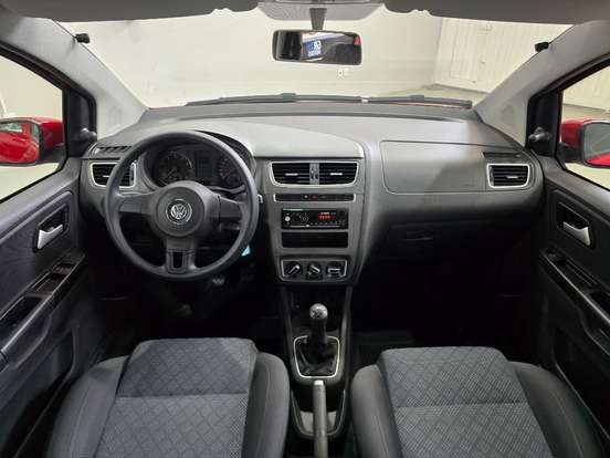VOLKSWAGEN-FOX-1.6 MI 8V FLEX 4P MANUAL VOLKSWAGEN-FOX-2014