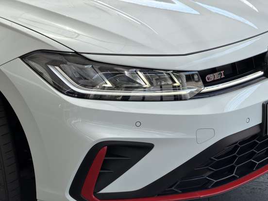 VOLKSWAGEN-JETTA-2025