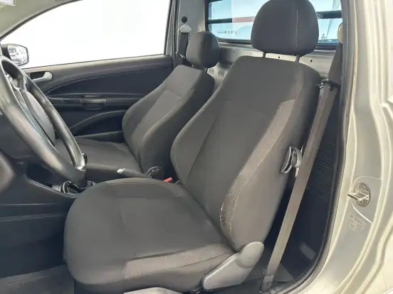 VOLKSWAGEN-SAVEIRO-2023