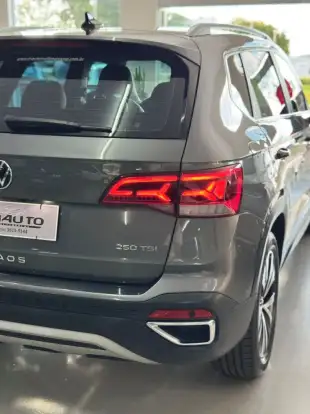 VOLKSWAGEN-TAOS-2023