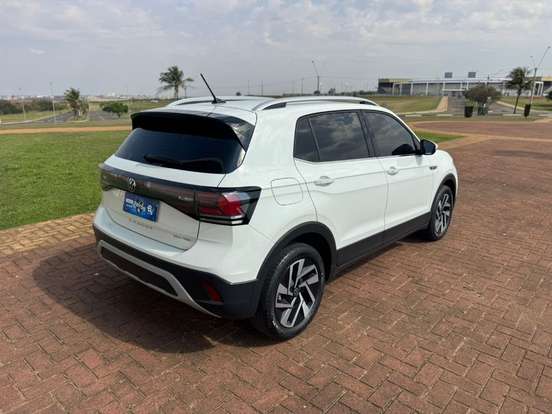VOLKSWAGEN-T-CROSS-2025