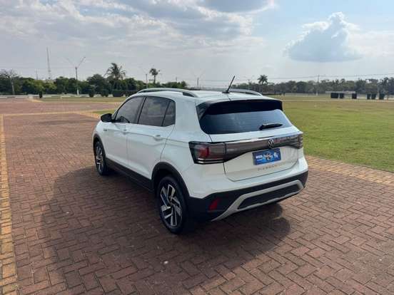 VOLKSWAGEN-T-CROSS-2025