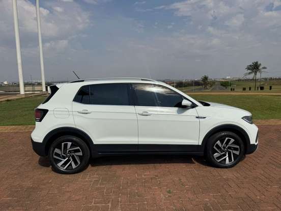VOLKSWAGEN-T-CROSS-2025