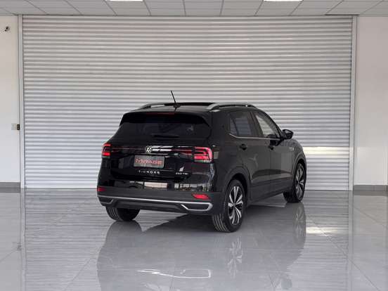 VOLKSWAGEN-T-CROSS-2025