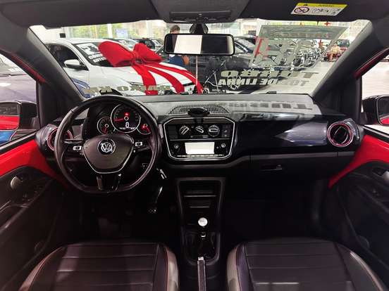 VOLKSWAGEN-UP-2018
