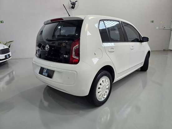 VOLKSWAGEN-UP-2015