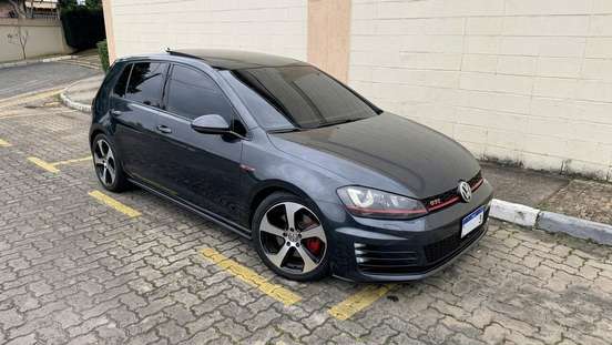VOLKSWAGEN-GOLF-2017