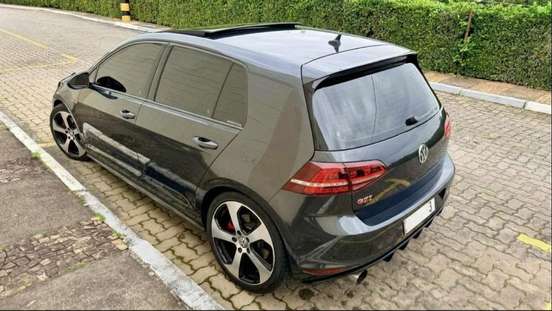 VOLKSWAGEN-GOLF-2017