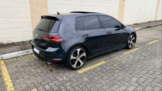 VOLKSWAGEN-GOLF-2017