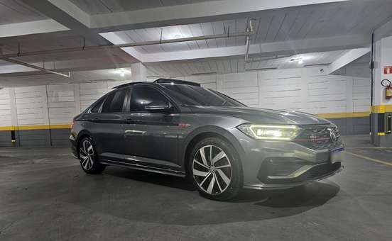VOLKSWAGEN-JETTA-2020