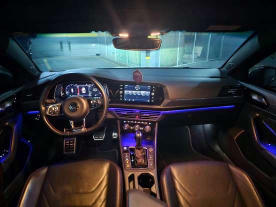 VOLKSWAGEN-JETTA-2020