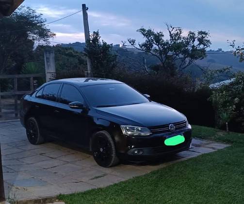 VOLKSWAGEN JETTA 2.0 COMFORTLINE FLEX 4P TIPTRONIC