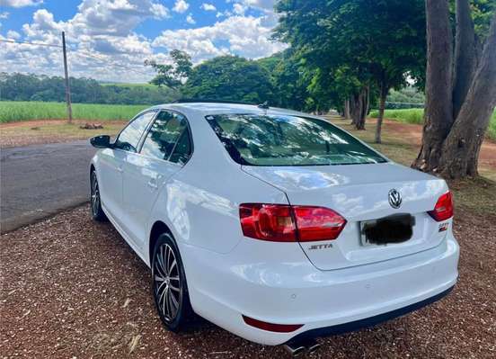 VOLKSWAGEN-JETTA-2014