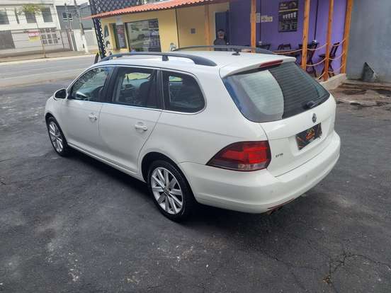 VOLKSWAGEN-JETTA-2010