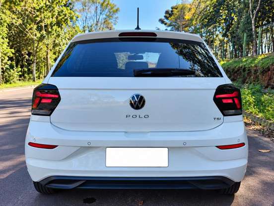 VOLKSWAGEN-POLO-2023