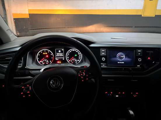 VOLKSWAGEN-POLO-2019