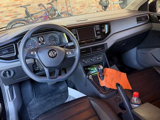 VOLKSWAGEN-POLO-1.0 200 TSI COMFORTLINE AUTOMÁTICO VOLKSWAGEN-POLO-2018