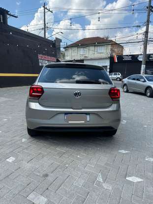 VOLKSWAGEN-POLO-2018