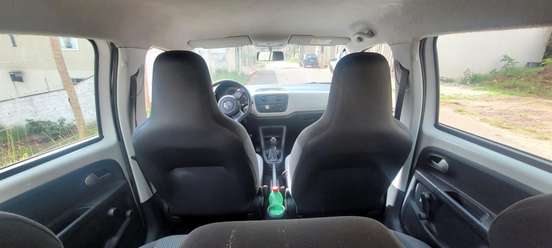 VOLKSWAGEN-UP-2014