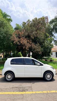 VOLKSWAGEN-UP-2016