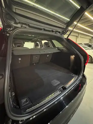 VOLVO-XC60-2020