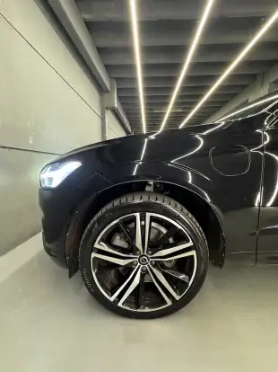 VOLVO-XC60-2020