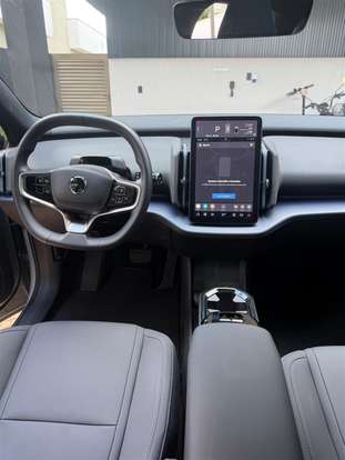 VOLVO-EX30-2024