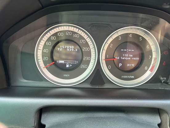 VOLVO-XC60-2011