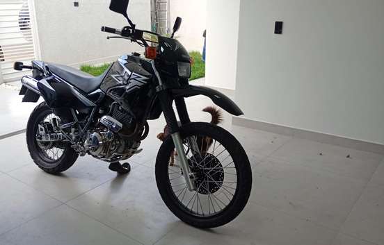 YAMAHA-XT 600 E-2000