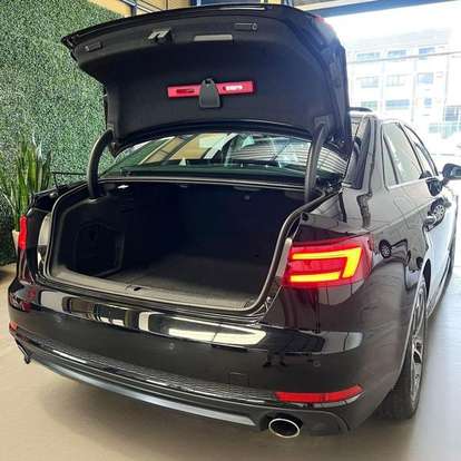 AUDI-A4-2017