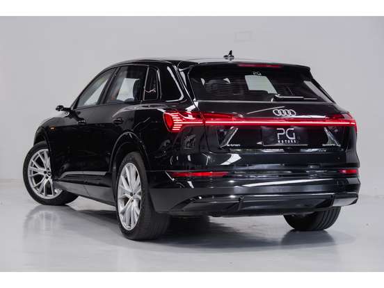 AUDI-E-TRON-2020