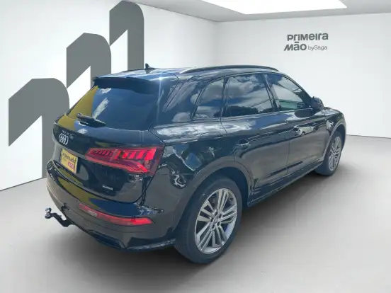 AUDI-Q5-2019