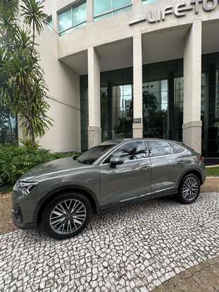AUDI-Q3-2023