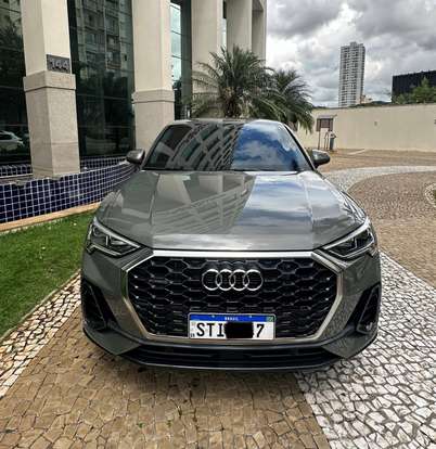 AUDI-Q3-2023