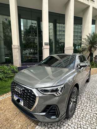 AUDI-Q3-2023