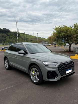 AUDI-Q5-2021