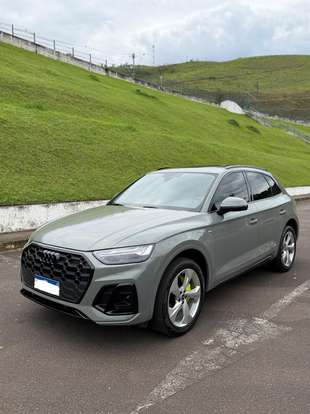 AUDI-Q5-2021