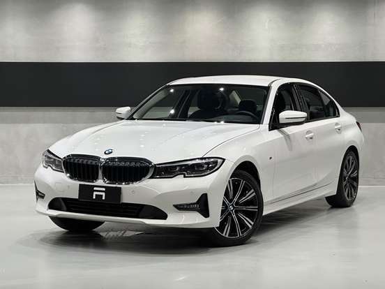 BMW-320i-2021