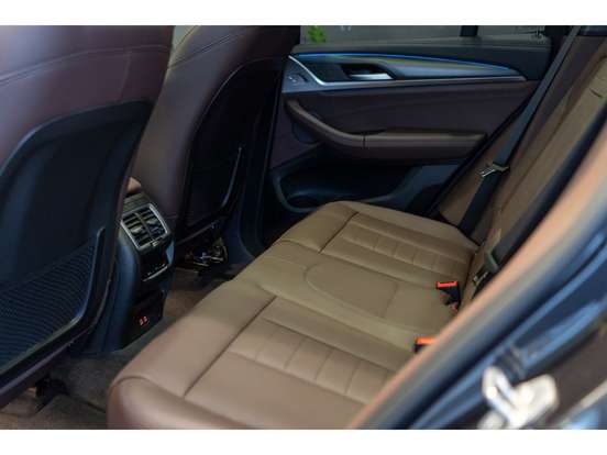 BMW-iX3-2024