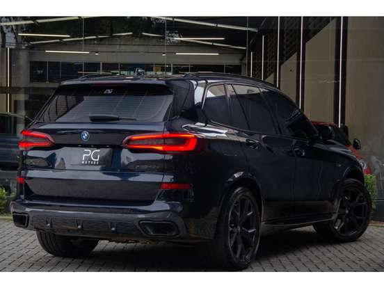 BMW-X5-2022