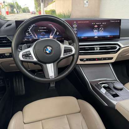 BMW-320i-2023