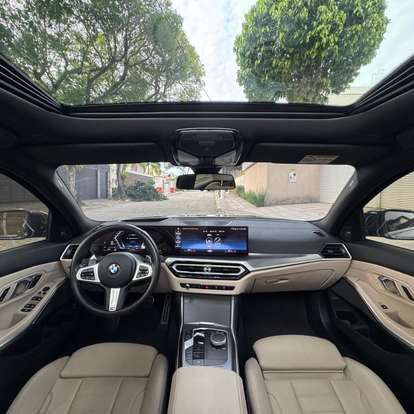 BMW-320i-2023