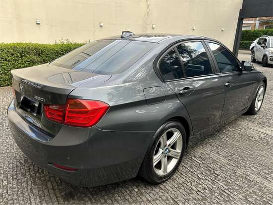 BMW-320i-2013