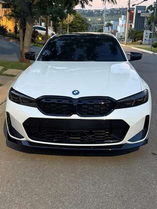 BMW-330e-2022