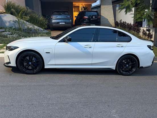 BMW-330e-2.0 16V TURBO HÍBRIDO M SPORT AUTOMÁTICO BMW-330e-2022