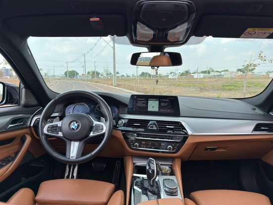 BMW-540i-3.0 24V TURBO GASOLINA M SPORT AUTOMÁTICO BMW-540i-2018